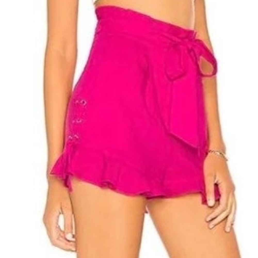 J.O.A. Anthologies Ruffle Tie Waist Short in Fuchsia
Size M